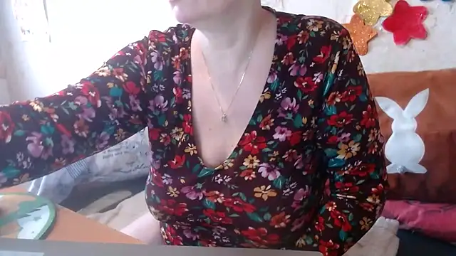 Snapshot of QueenLana chatting on February 6, 10:15 am QueenLana online show from February 6, 10:15 am