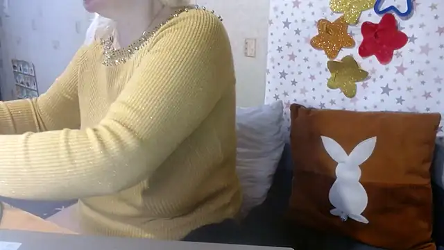 QueenLana online show from October 27, 10:30 am