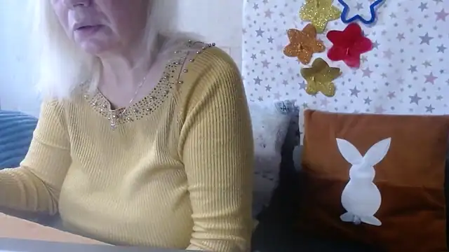 QueenLana online show from October 28, 7:34 am