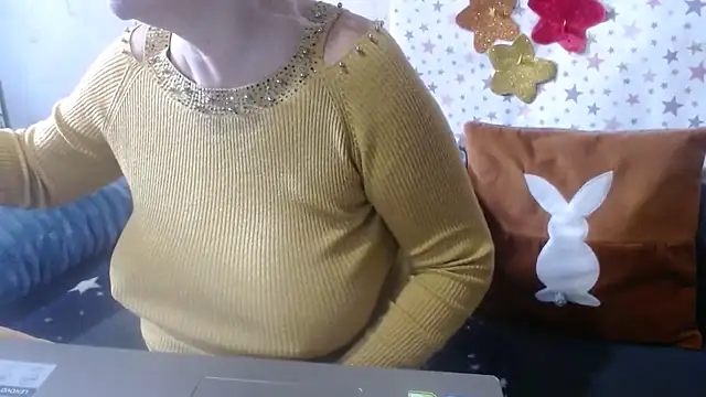 QueenLana online show from October 29, 5:42 am