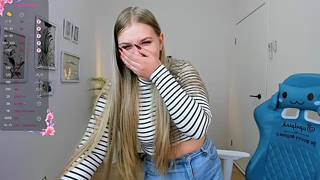 Snapshot of Adr1ana_ chatting on December 15, 8:41 am Adr1ana online show from December 15, 8:41 am