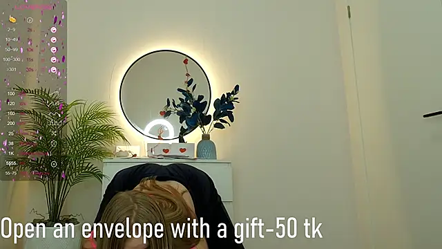 Snapshot of Adr1ana_ chatting on February 12, 5:05 am Adr1ana online show from February 12, 5:05 am