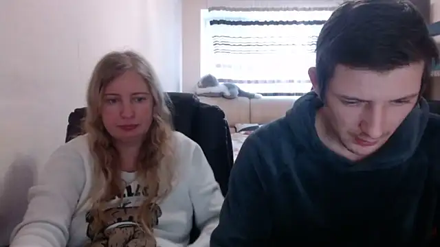 PeterAndJen online show from March 8, 7:20 pm