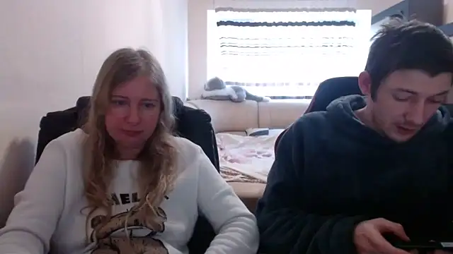 PeterAndJen online show from March 10, 10:04 am