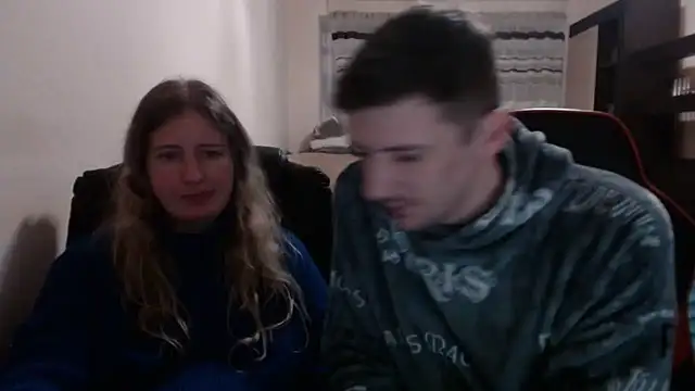 PeterAndJen online show from March 15, 7:16 pm