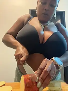 Sexy-Bubbles online show from February 18, 6:15 pm