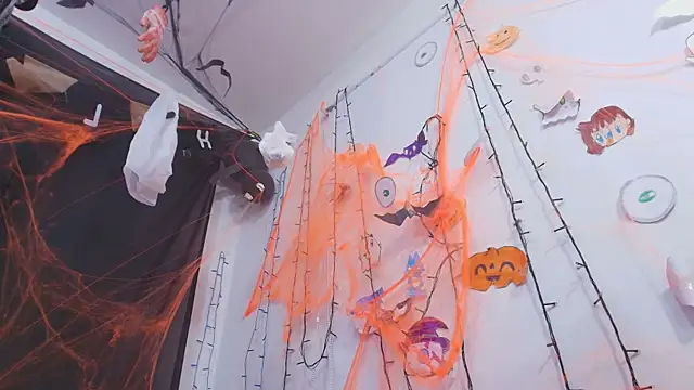 timkerbell  online show from October 21, 7:25 pm