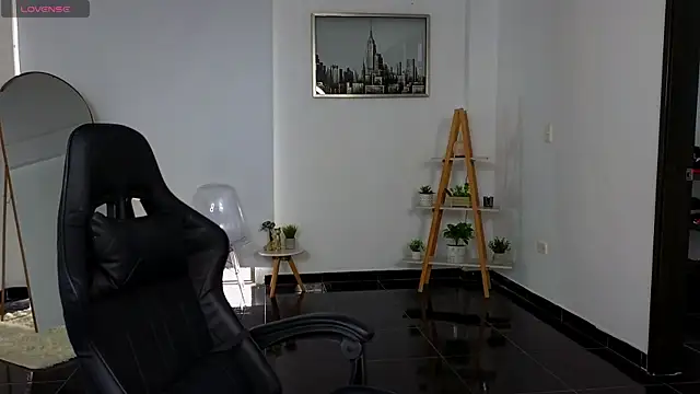 bella  adams online show from September 15, 9:15 pm