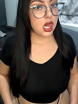 Snapshot of MileyGia chatting on October 12, 10:20 pm MileyGia online show from October 12, 10:20 pm