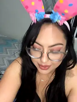 Snapshot of MileyGia chatting on October 29, 12:57 am MileyGia online show from October 29, 12:57 am