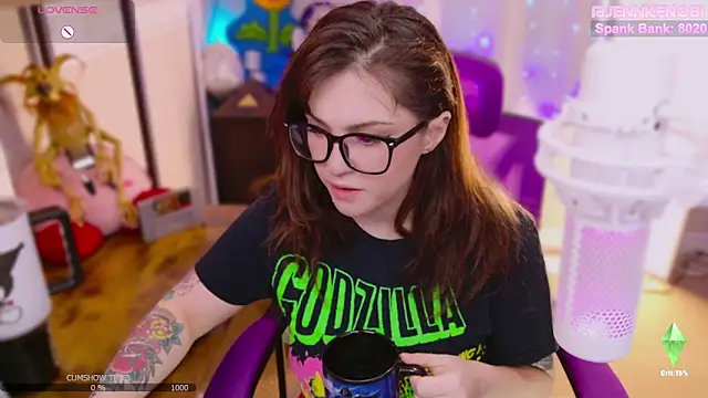 JennKenobi online show from March 6, 3:56 pm