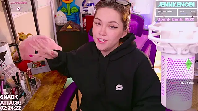 JennKenobi online show from March 18, 3:31 pm