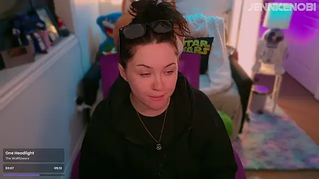 JennKenobi online show from September 17, 2:52 pm