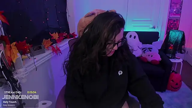 JennKenobi online show from October 16, 2:40 pm