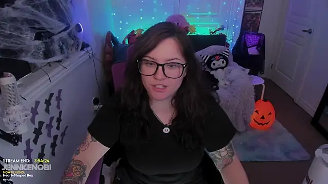 JennKenobi online show from October 28, 2:42 pm