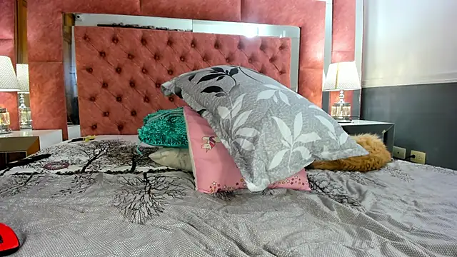 Snapshot of briana_wonder69xxx chatting on March 18, 4:15 am briana wonder69xxx online show from March 18, 4:15 am