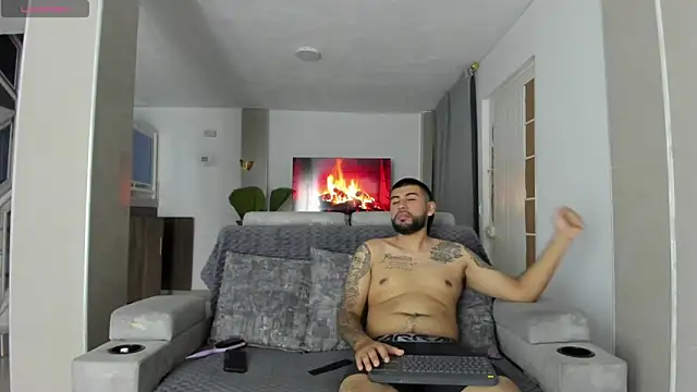 DulceRomance online show from March 5, 3:46 am