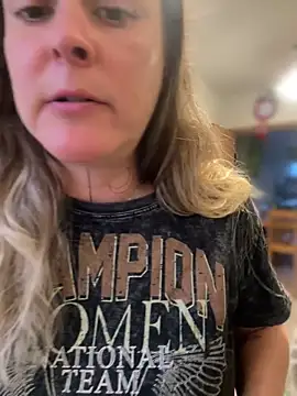 Snapshot of misslulipop chatting on March 8, 11:28 pm misslulipop online show from March 8, 11:28 pm