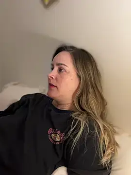 Snapshot of misslulipop chatting on March 21, 1:34 am misslulipop online show from March 21, 1:34 am