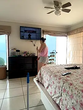 Snapshot of misslulipop chatting on October 26, 2:01 pm misslulipop online show from October 26, 2:01 pm