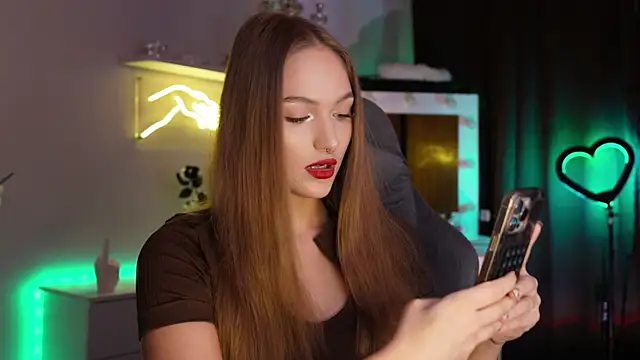 Snapshot of MrsTenderBeast chatting on November 23, 2:39 pm MrsTenderBeast online show from November 23, 2:39 pm