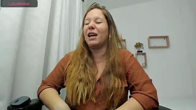 Snapshot of tamy_shine87 chatting on February 15, 2:37 am tamy shine87 online show from February 15, 2:37 am