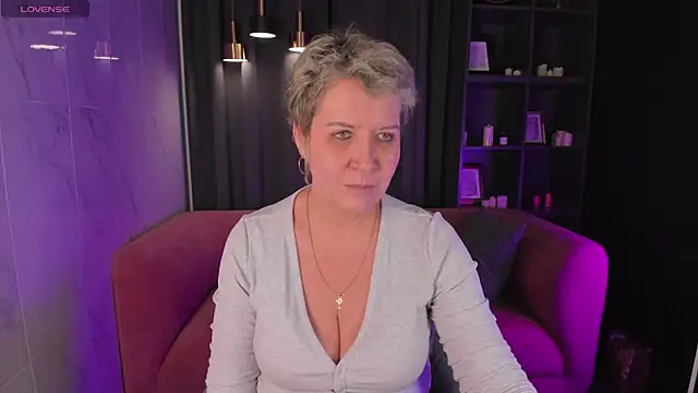 KathySunn online show from February 12, 1:37 pm