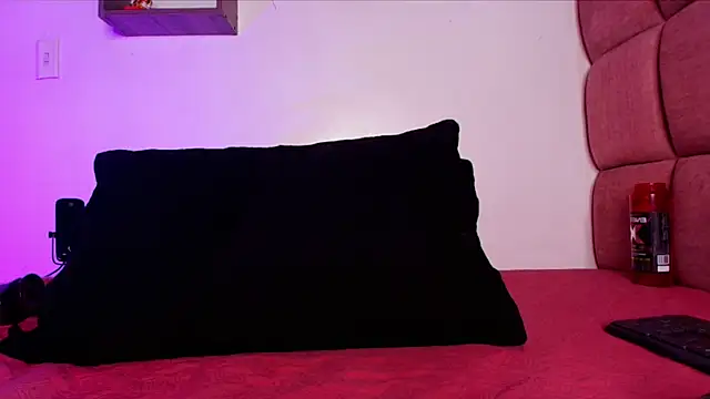 lorrayne  online show from February 1, 12:05 pm