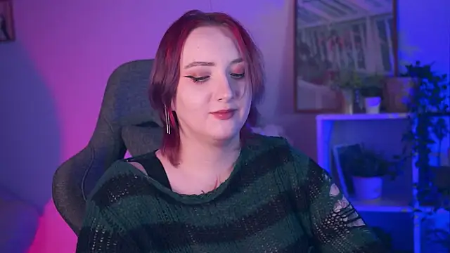 Snapshot of AsheLucker chatting on December 20, 8:12 pm AsheLucker online show from December 20, 8:12 pm