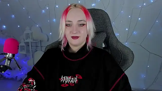 Snapshot of AsheLucker chatting on February 1, 11:48 pm AsheLucker online show from February 1, 11:48 pm