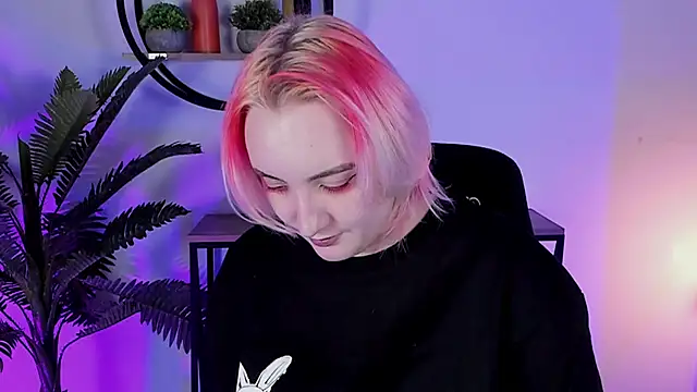 Snapshot of AsheLucker chatting on February 16, 8:44 pm AsheLucker online show from February 16, 8:44 pm