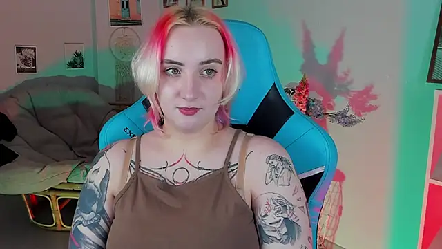 Snapshot of AsheLucker chatting on February 22, 5:44 am AsheLucker online show from February 22, 5:44 am