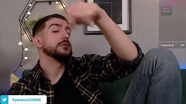 Snapshot of Dylan_Best chatting on December 27, 3:31 am Dylan Best online show from December 27, 3:31 am