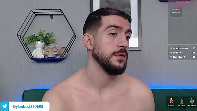 Snapshot of Dylan_Best chatting on December 31, 9:42 am Dylan Best online show from December 31, 9:42 am