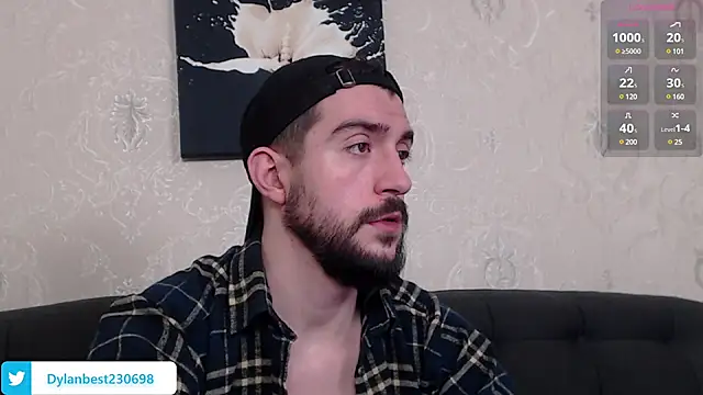 Snapshot of Dylan_Best chatting on January 13, 3:45 am Dylan Best online show from January 13, 3:45 am