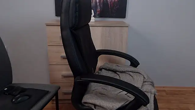 Snapshot of Dylan_Best chatting on March 16, 8:32 pm Dylan Best online show from March 16, 8:32 pm