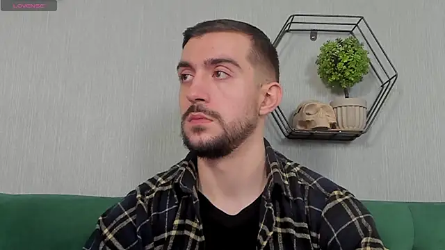 Snapshot of Dylan_Best chatting on October 6, 8:50 pm Dylan Best online show from October 6, 8:50 pm