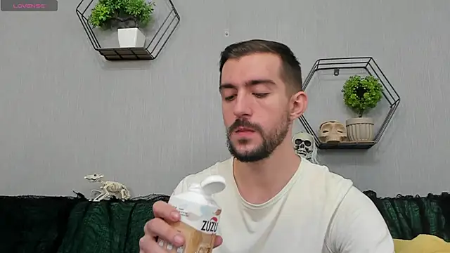 Snapshot of Dylan_Best chatting on October 13, 11:05 pm Dylan Best online show from October 13, 11:05 pm