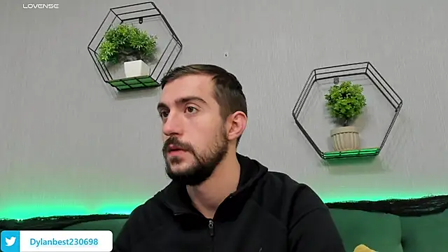 Snapshot of Dylan_Best chatting on November 3, 11:15 pm Dylan Best online show from November 3, 11:15 pm