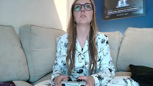 short sweetpea online show from September 28, 9:09 pm