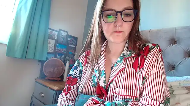 short sweetpea online show from November 30, 9:35 am