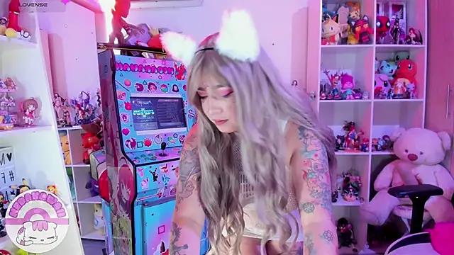 Snapshot of meda_kawaii_ chatting on February 5, 1:00 pm meda kawaii online show from February 5, 1:00 pm