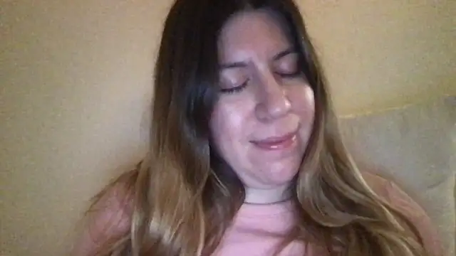 Snapshot of HYPHYtype chatting on January 26, 6:07 am HYPHYtype online show from January 26, 6:07 am