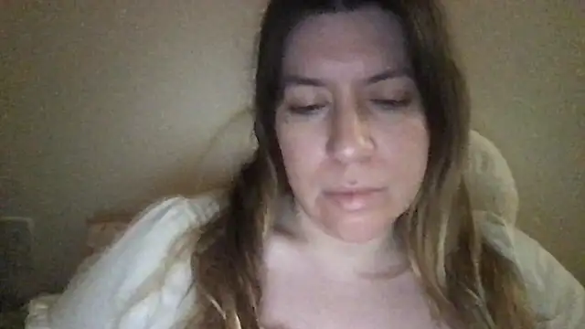 Snapshot of HYPHYtype chatting on January 29, 12:24 pm HYPHYtype online show from January 29, 12:24 pm