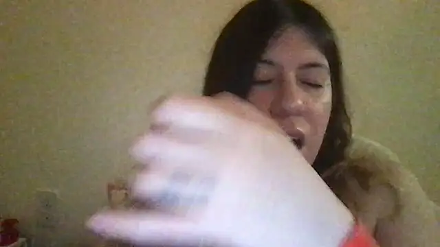 Snapshot of HYPHYtype chatting on January 30, 2:06 am HYPHYtype online show from January 30, 2:06 am