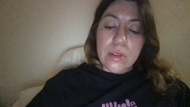 Snapshot of HYPHYtype chatting on February 1, 9:00 am HYPHYtype online show from February 1, 9:00 am