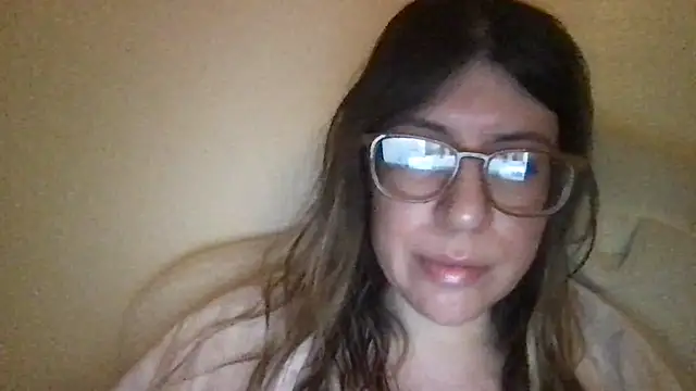 Snapshot of HYPHYtype chatting on February 15, 2:37 am HYPHYtype online show from February 15, 2:37 am