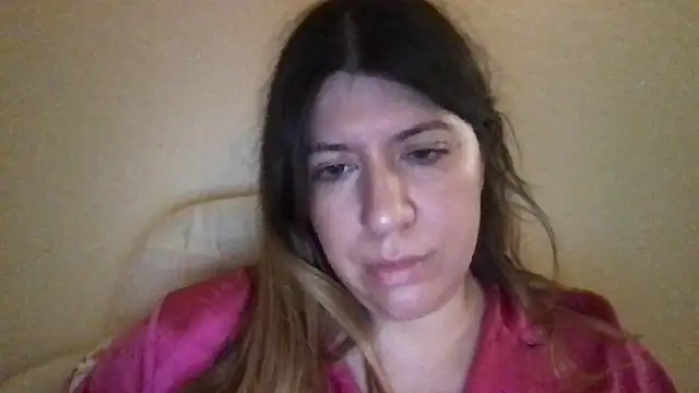 Snapshot of HYPHYtype chatting on March 8, 7:38 am HYPHYtype online show from March 8, 7:38 am