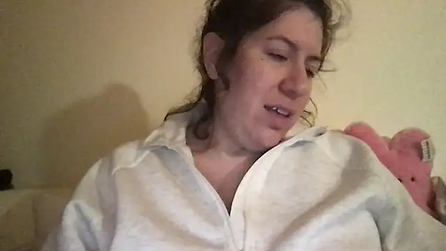 Snapshot of HYPHYtype chatting on October 4, 3:37 am HYPHYtype online show from October 4, 3:37 am