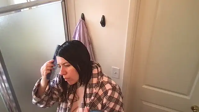 Snapshot of HYPHYtype chatting on November 4, 10:20 pm HYPHYtype online show from November 4, 10:20 pm